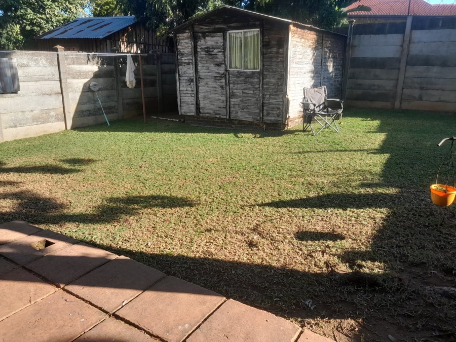 3 Bedroom Property for Sale in Geelhoutpark North West